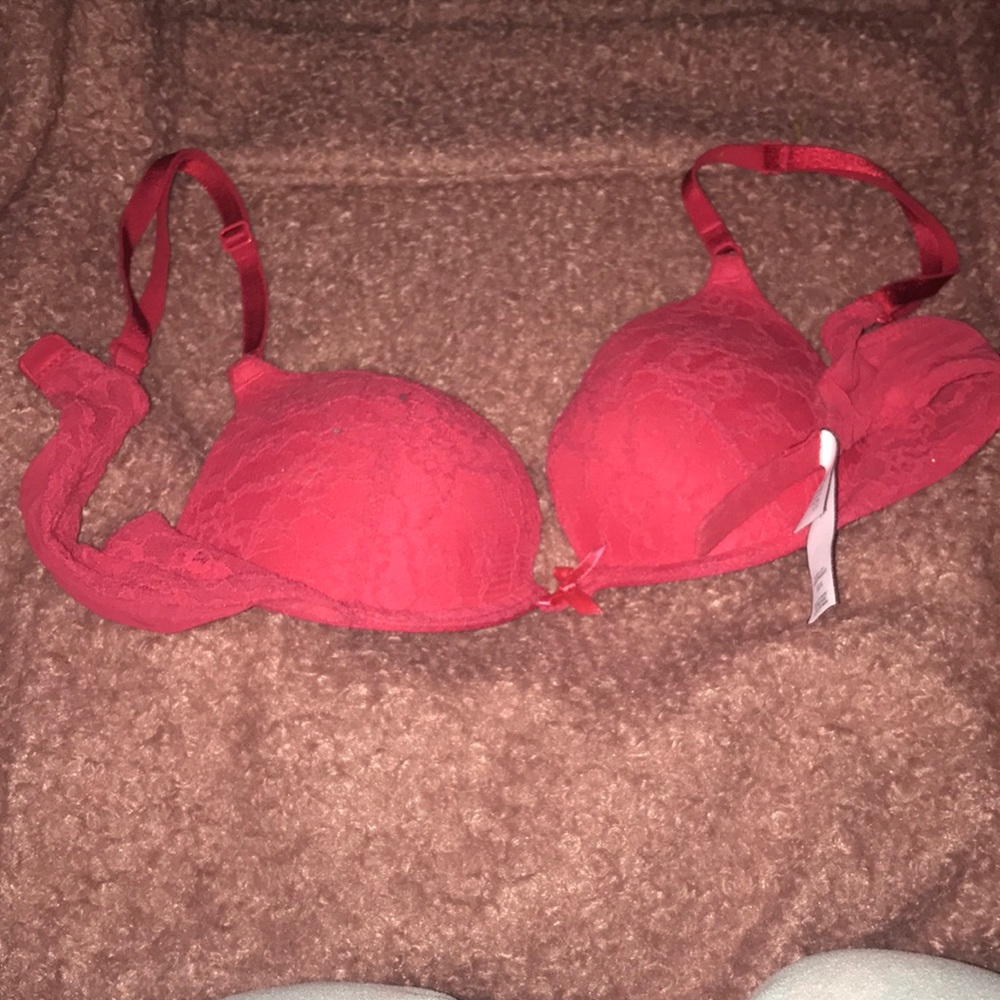 32A Victoria’s Secret push-up